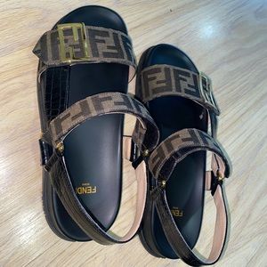 FENDI, Promenade FF Flat Mixed-Media sandals, Size 39 (9)